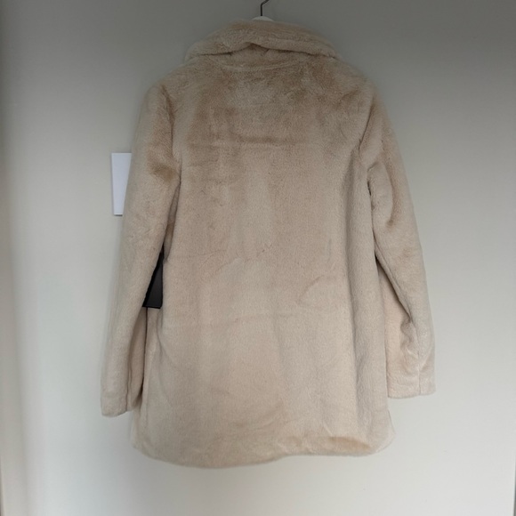 BNWT Teddy Beige Coat in Small - Picture 3 of 6